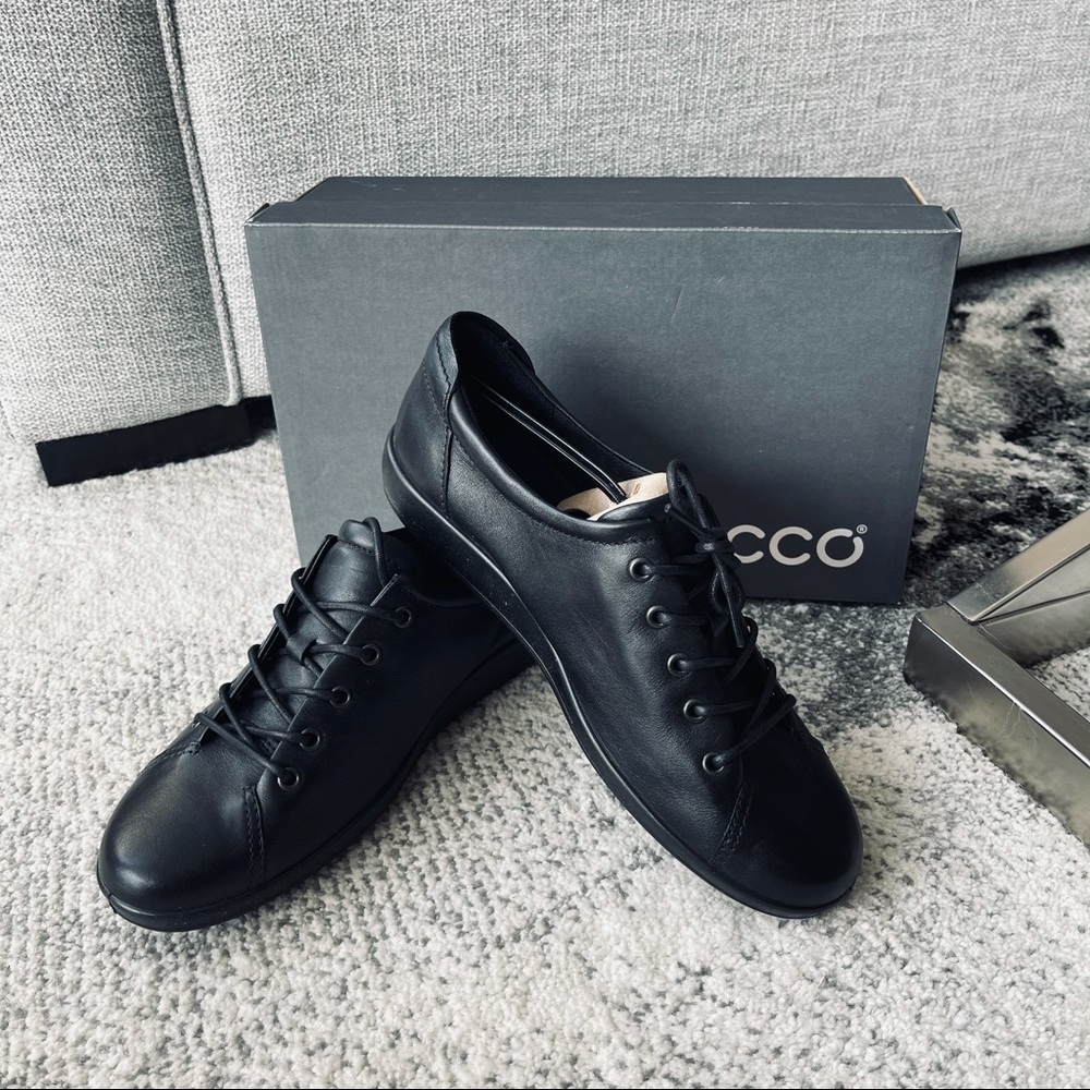 NWT ECCO Soft Sneakers